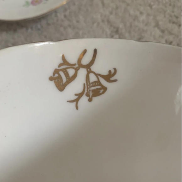 Vintage 1980’s Gladstone Bone China Golden Wedding Teacup and saucer - Picture 7 of 10